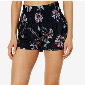 𝅺nwt Free People The Way Home Printed Shorts / Black Floral Combo